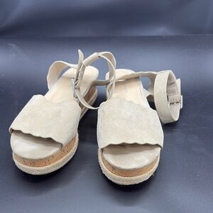 Marc Fisher Cream Espadrilles with Cushioned Footbed hippie sandles size 71/2